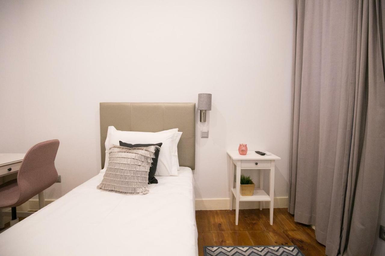 Rua Luciano Cordeiro Bhuiyan Family Host Apartment ลิสบอน ภายนอก รูปภาพ