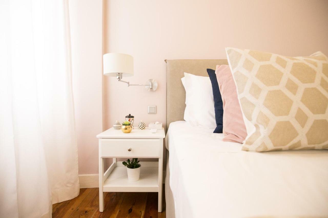 Rua Luciano Cordeiro Bhuiyan Family Host Apartment ลิสบอน ภายนอก รูปภาพ